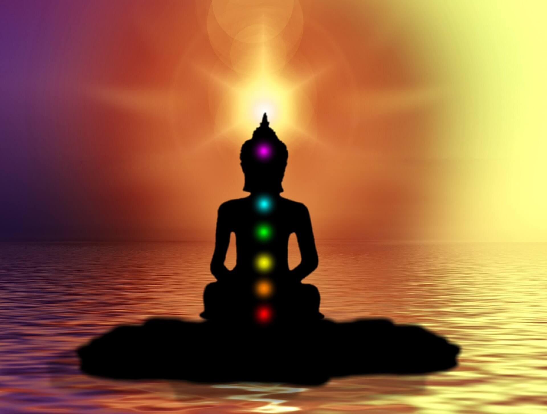Chakra-1063278_sciencefreak pixabay Schluss mit innerer Unruhe beim Meditieren: Erfahre von Cornelia Helga Schulze, Medium und Coach, warum Erdung die Grundlage für Klarheit und spirituelle Tiefe ist – inklusive kostenloser Audio-Meditation.