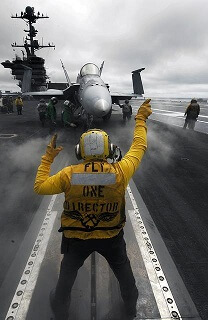 aircraft-carrier-g695e5a8e3_David Mark auf Pixabay aircraft carrier g695e5a8e3 David Mark auf Pixabay 1